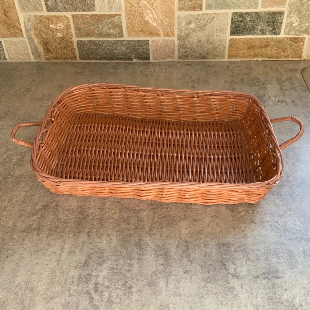 Vintage 7” x 11” Pyrex Clear Glass Pan With Woven Basket With Handles - Picture 2 of 6